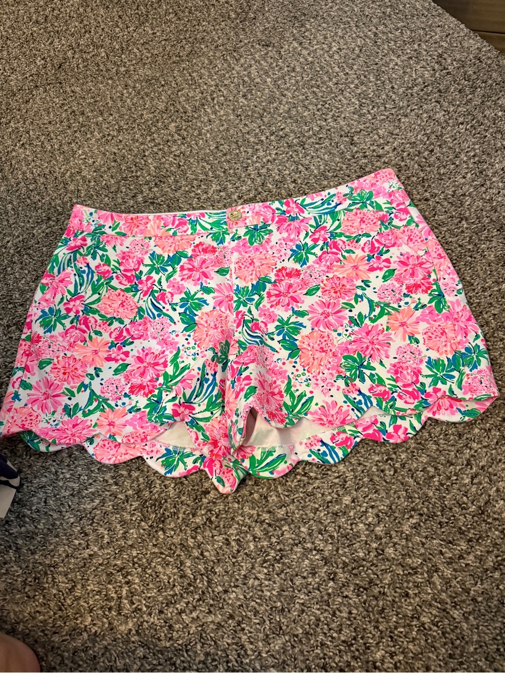 Lilly Pulitzer Pink Floral Scallop Hem Shorts